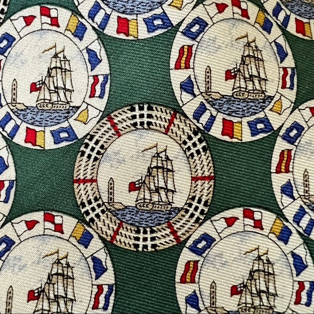 Vintage Burberrys green 100% silk Necktie with Sailing Ships - Picture 6 of 7